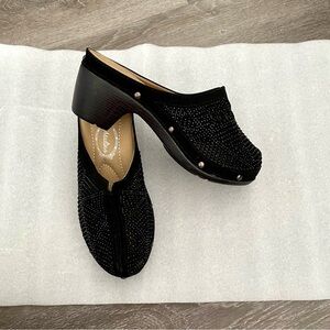 New Cushioned Slip-On Embellished Clog Sandals